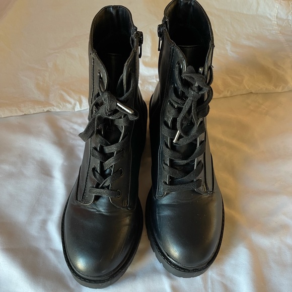 Universal Thread | Chunky Heel Combat Boot - Picture 4 of 5